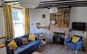 200 Year Old Large Townhouse With Sea Views
