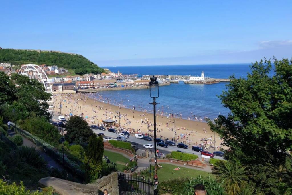 200 Year Old Large Townhouse With Sea Views Villa Scarborough Exterior photo